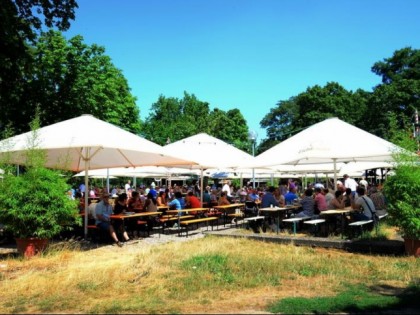 Фото: Biergarten im Schlossgarten