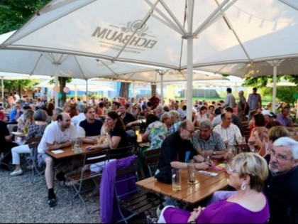 Фото: Biergarten im Schlossgarten